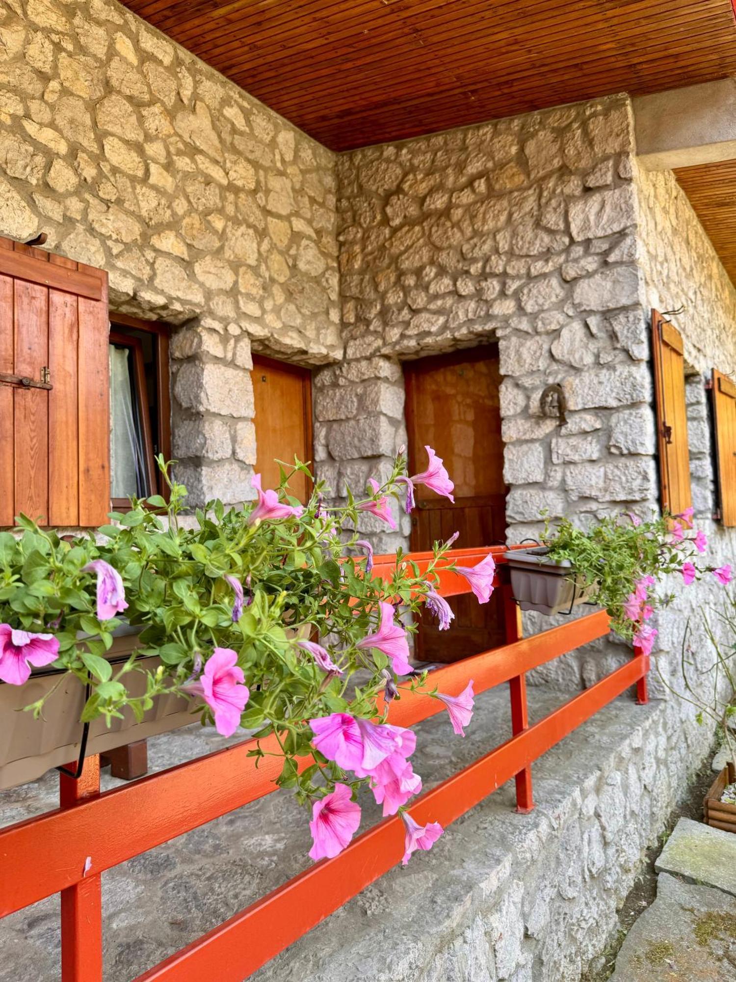 Villa Drago Chalet Oltre il Colle Exterior photo